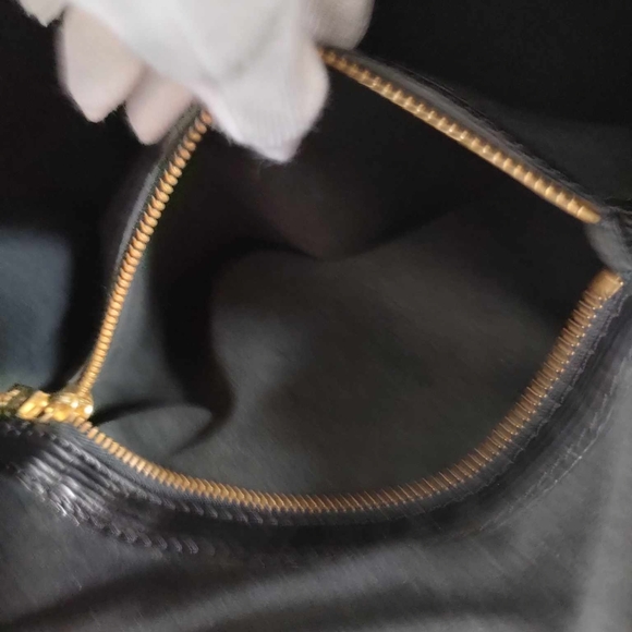 Louis VuittonLouis Vuitton Bi-color Epi Leather Noe Shoulder Bag - Picture 11 of 12